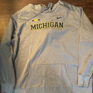 Men’s Nike Dry fit Michigan Wolverines hoodie 4XL
